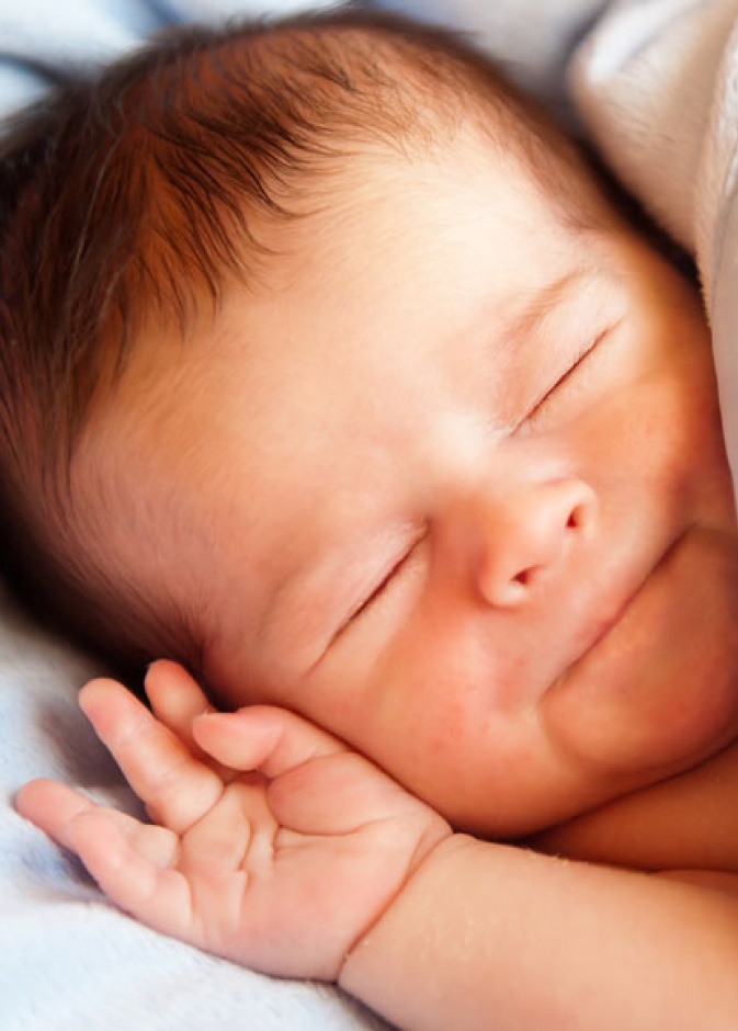 طفلة تولد بدون عينين في بريطانيا!