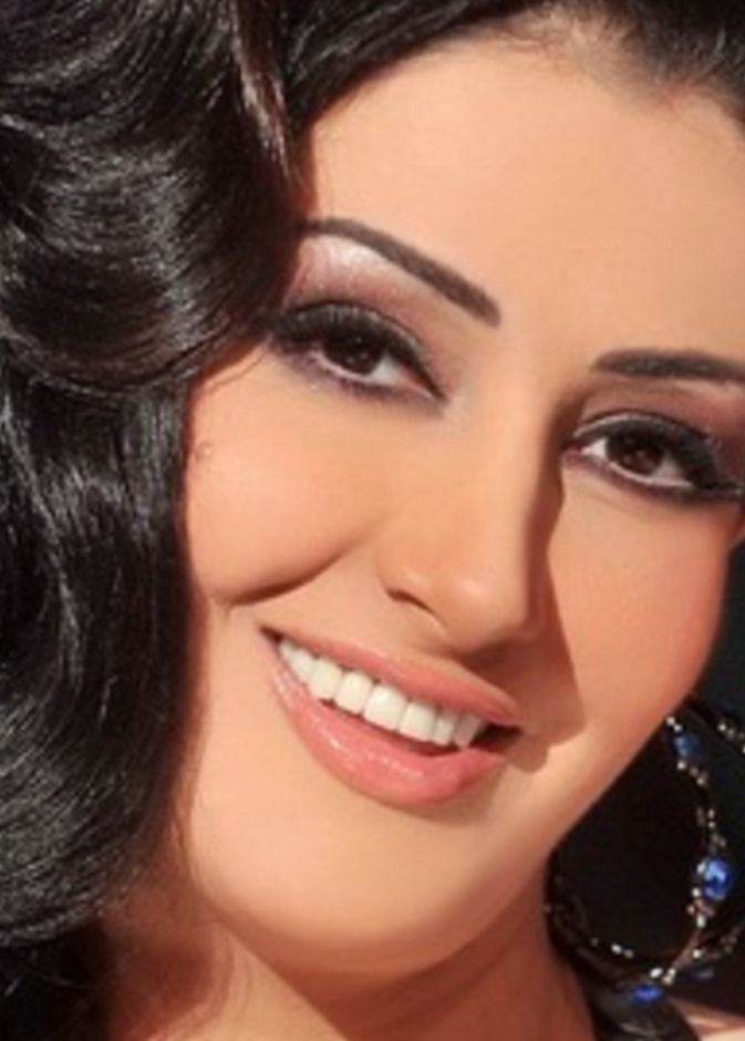 بالصور: غادة عبدالرزاق تستجم على أحد اليخوت بدبي