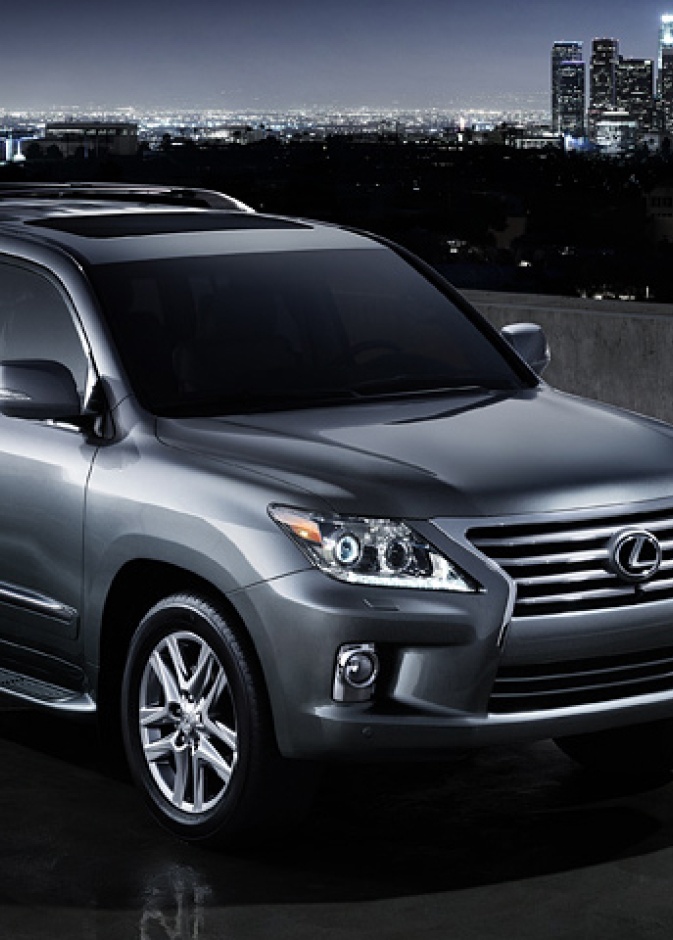 نظرة على سيارة لكزس 2016 LX 570 الجديدة كلياً