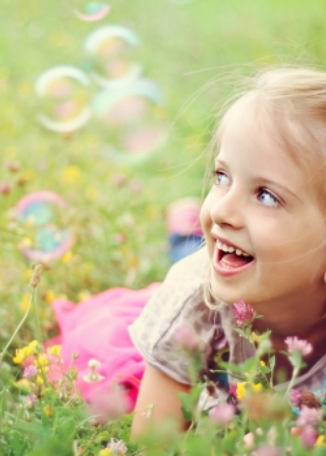 10  قواعد لتربية طفل سعيد وذكي