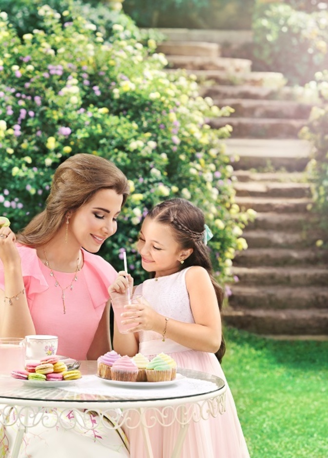 نانسي عجرم خلال تصوير الحملة الجديدة من إعلان داماس