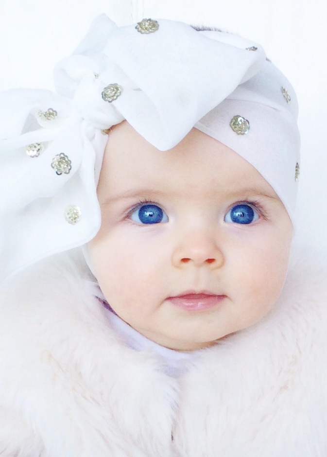 الإنستغرام يقود طفلة لم تكمل العامين نحو الغنى!