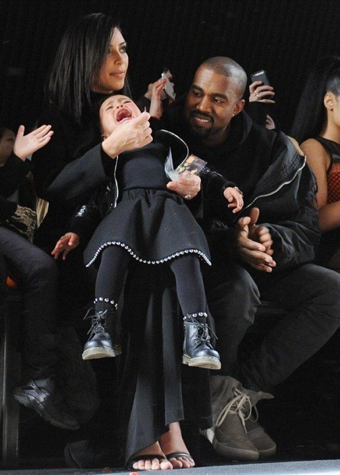 يبدو أن نورث ويست لم تعجبها عروض الكساندر وانج فقررت الاعتراض عليها بالصراخ العالي