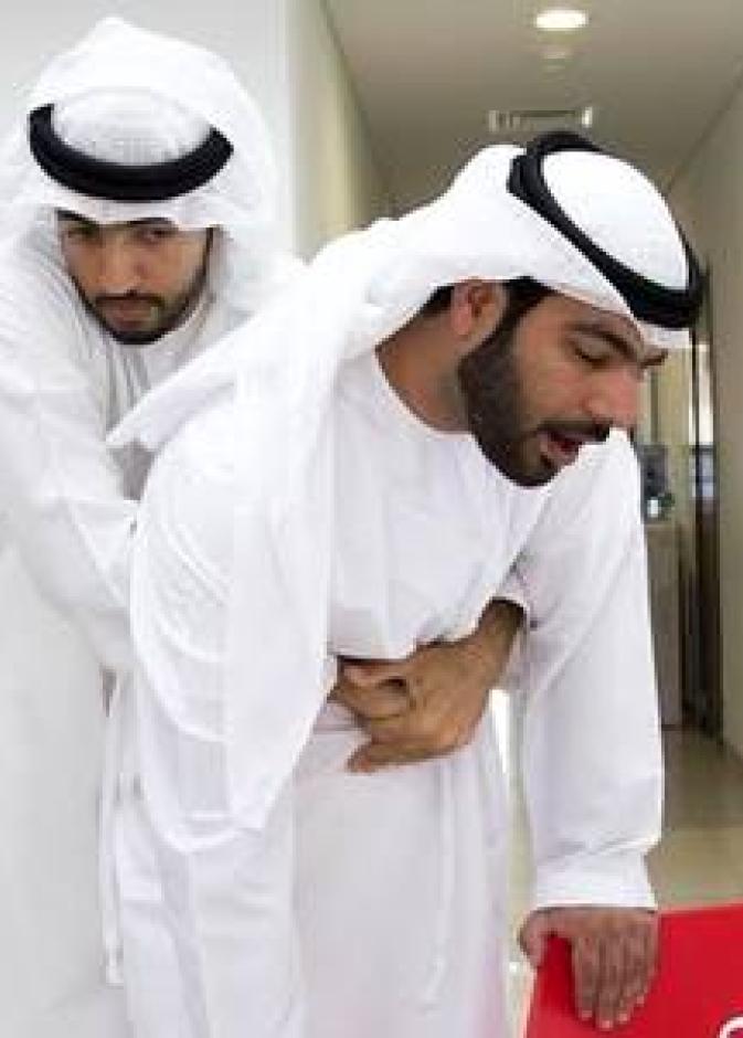 في الإمارات: قطعة دجاج كادت أن تودي بحياة مواطن