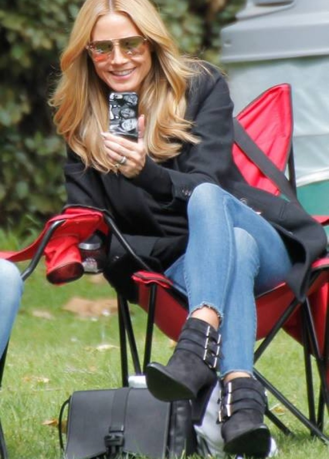 هايدي كلوم تلتقط أجمل لحظات النصر في إحدى المباريات الرياضية لأبنائها