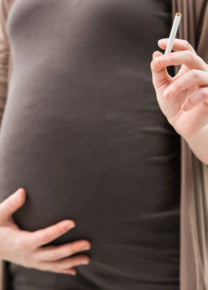 للحامل المدخنة.. التدخين يدمّر أنوثتك! 