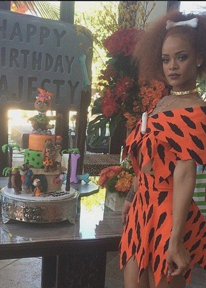 ريهانا تحتفل على طريقتها الخاصة بعيد ميلاد قريبها