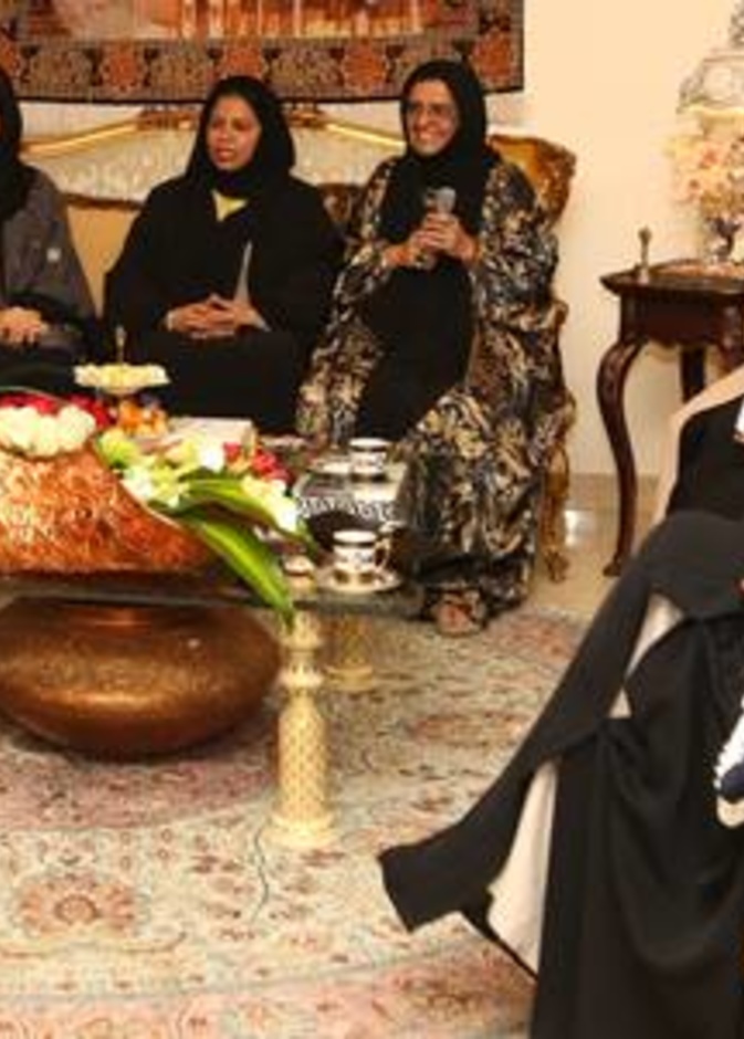 نساء الإمارات يطالبن بتوحيد إجازة الأمومة بالقطاعين الخاص والعام