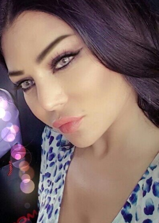 هيفاء وهبي تحافظ على رشاقتها بشكل ملفت
