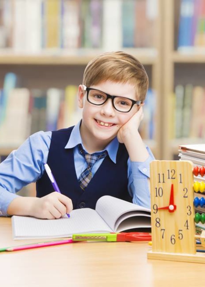 بهذه الخطوات الفعالة يدخل الطفل تدريجيا في روتين الدراسة