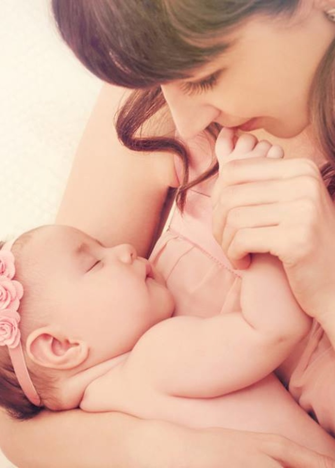 كيف تعتنين بمنطقة المهبل لدى طفلتك حديثة الولادة؟