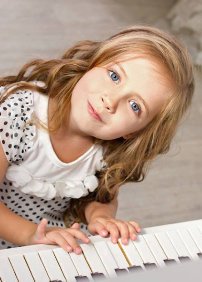 قد تتعدد مواهب الطفل لذا تابعيه وراقبيه حتى يسهل عليك إكتشافها