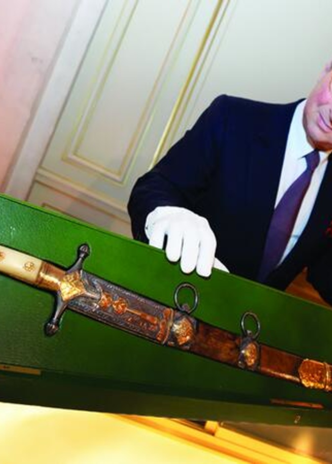 مجهول يشتري سيف شهد تأسيس السعودية بمليون يورو