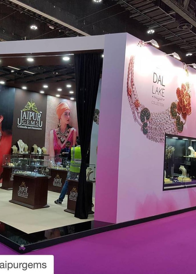 انطلاق فعاليات معرض أبوظبي الدولي للمجوهرات والساعات