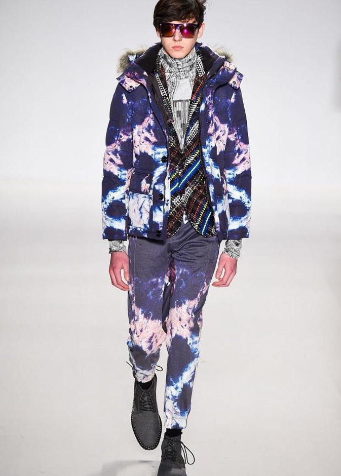 الكاروهات والأقمشة المطبّعة في عرض  Custo Barcelona