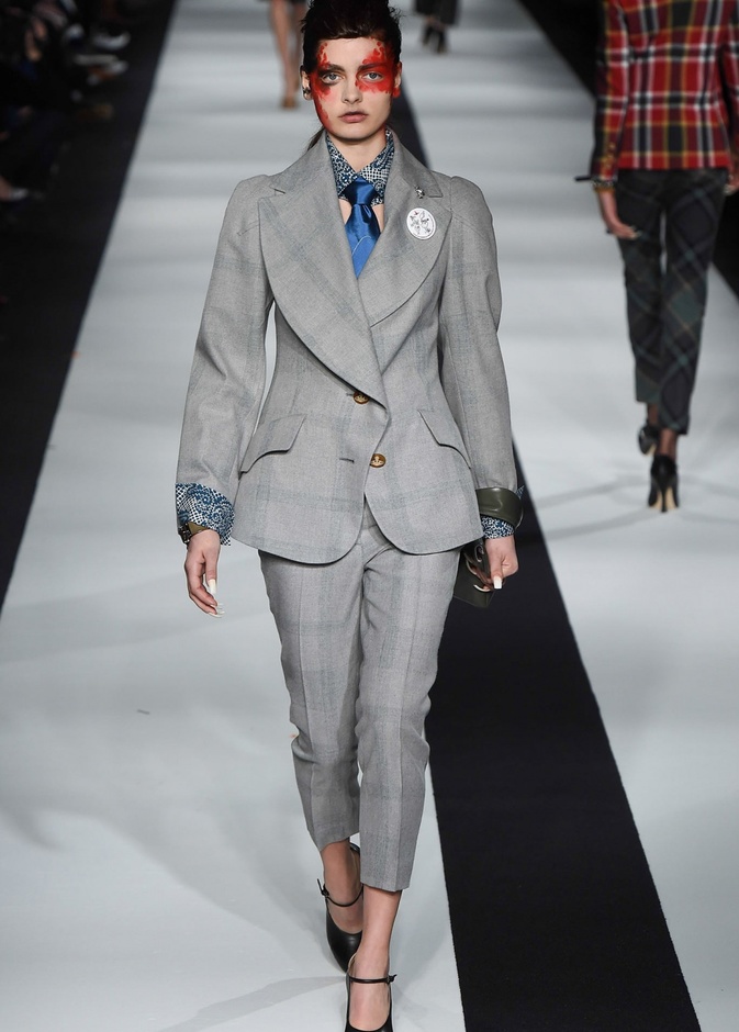 Vivienne Westwood Red Label....عرض مبهر ومفارق