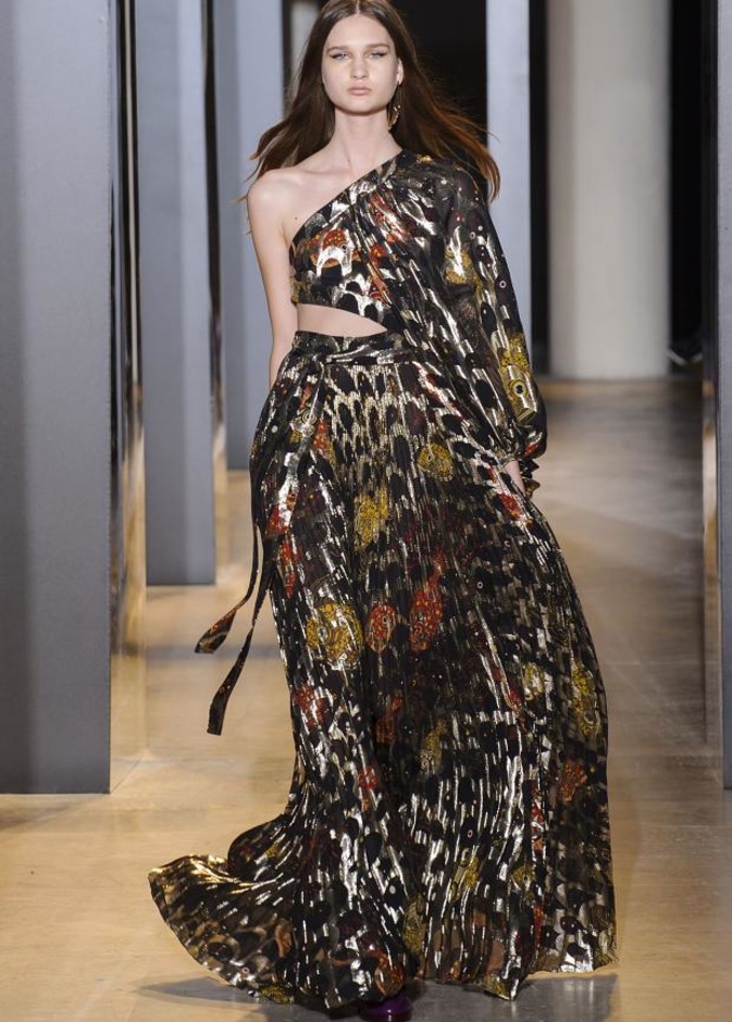 نقوش الأسماك الملوّنة في عرض  John Galliano