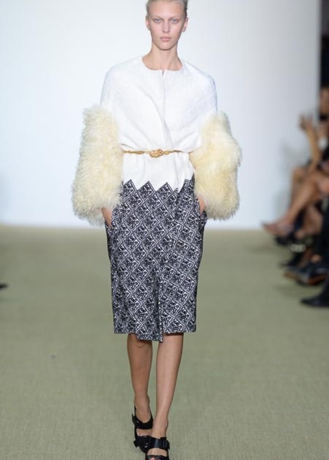 Giambattista Valli: السراويل القصيرة سحر الانوثة