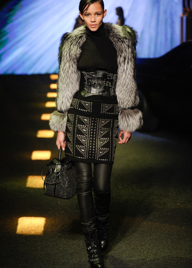 Philipp Plein: كوني أنيقة وصاخبة ودعي مسدسك جاهزا! 