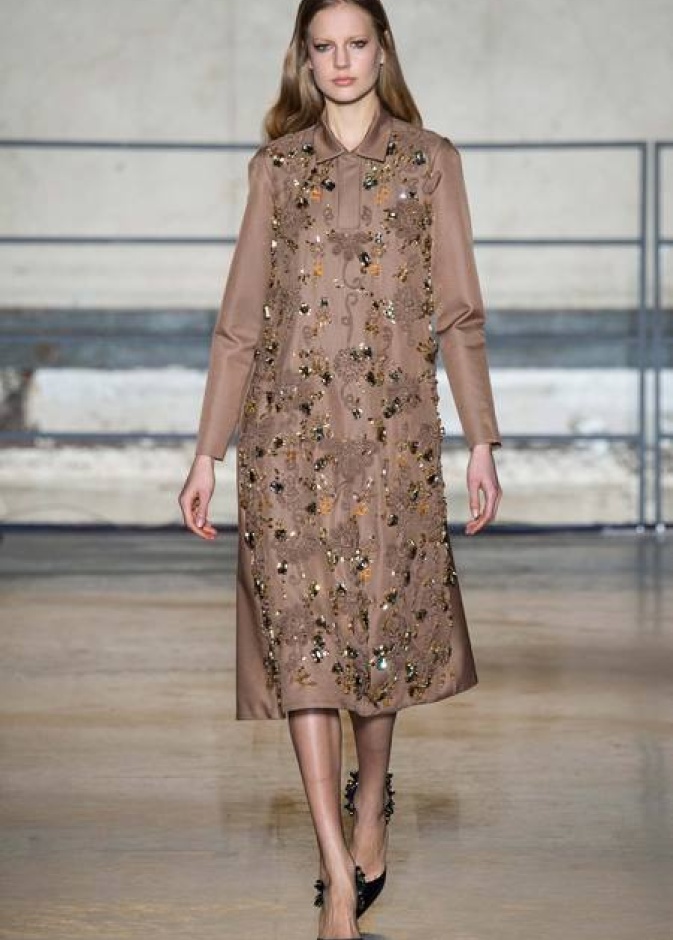 Rochas... أناقة مثيرة ينقصها الجمال