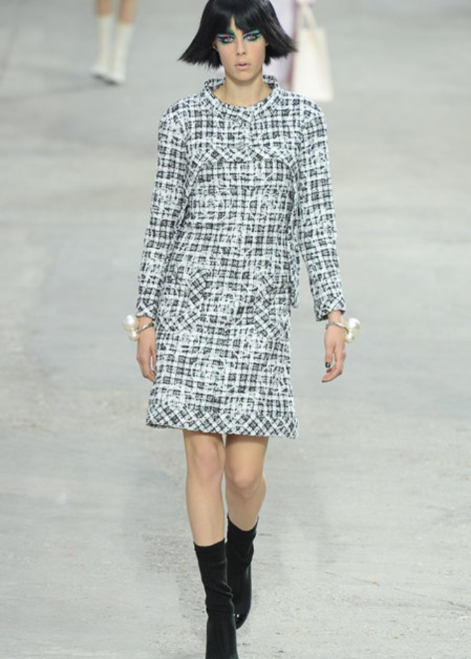 Chanel ترسم موضة الموسم