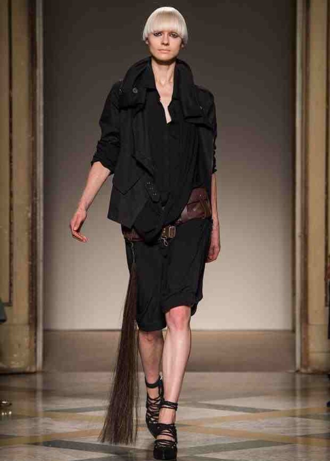 السفر تحت سحابة ربيع NICHOLAS K