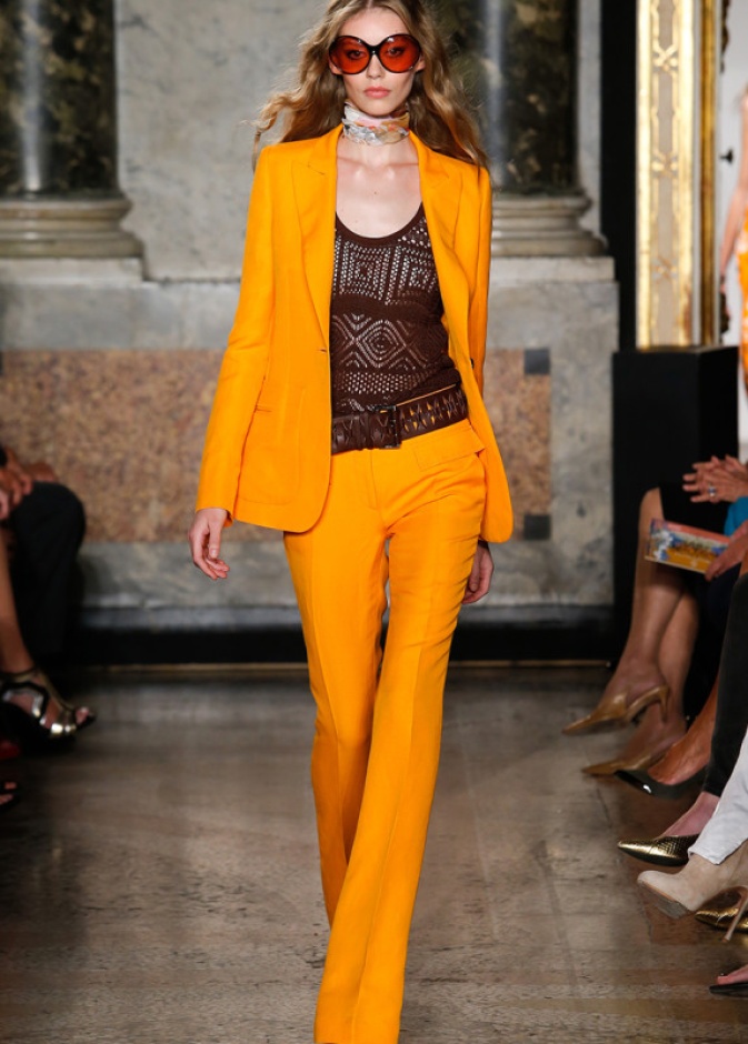 تصاميم Emilio Pucci مفعمة بالألوان الصيفية