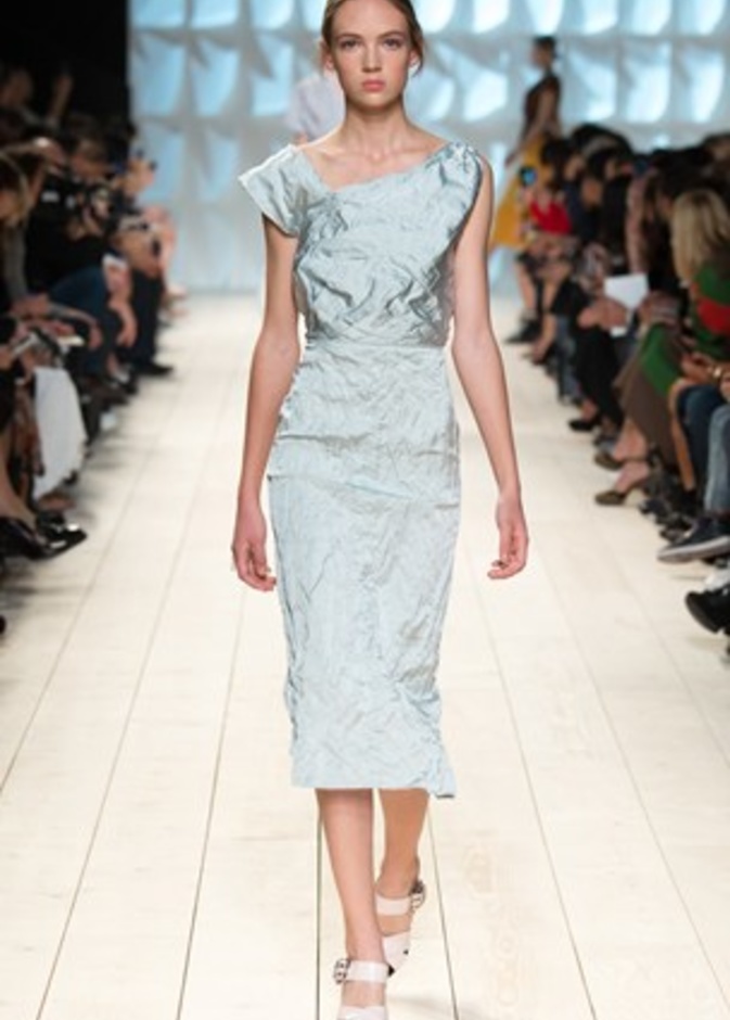 الأنوثة والرقي يتناغمان في مجموعة  Nina Ricci