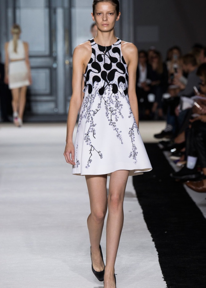 ريش وأزهار في عالم Giambatistta Valli