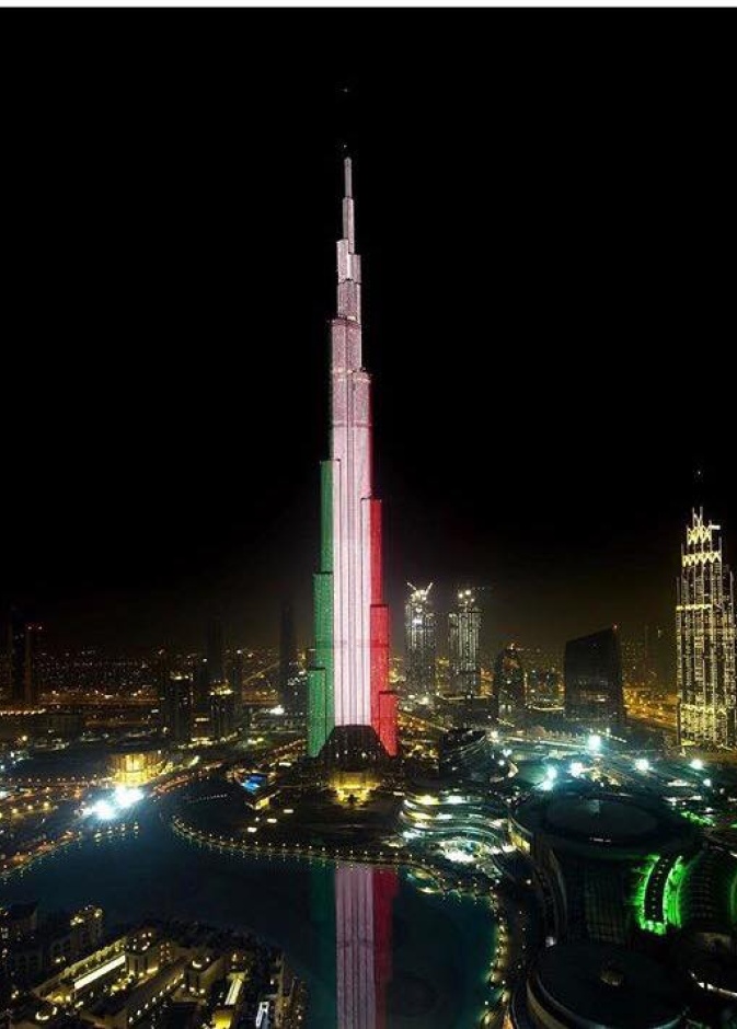 برج خليفة يتزين بالعلم الكويتي احتفالا بعيدها الوطني 