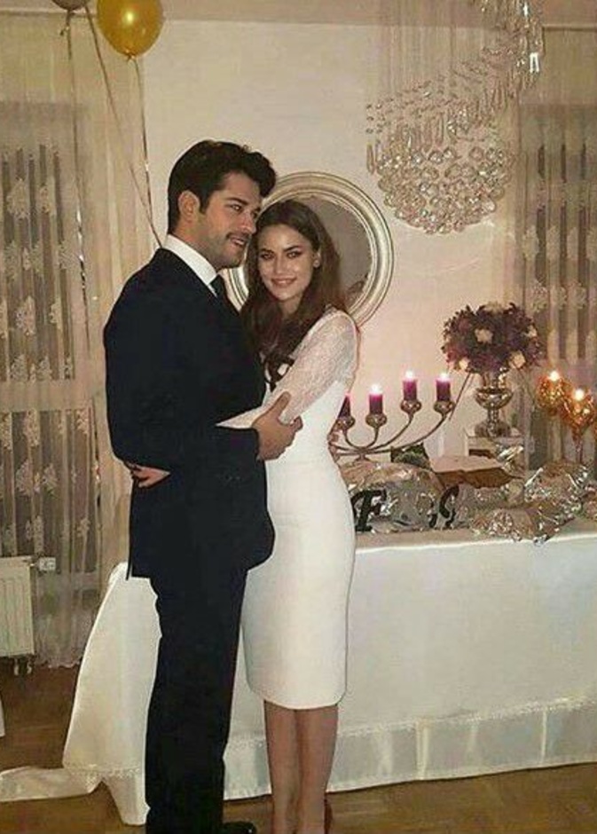 خطوبة بوراك أوزجفيت وفهرية افجان