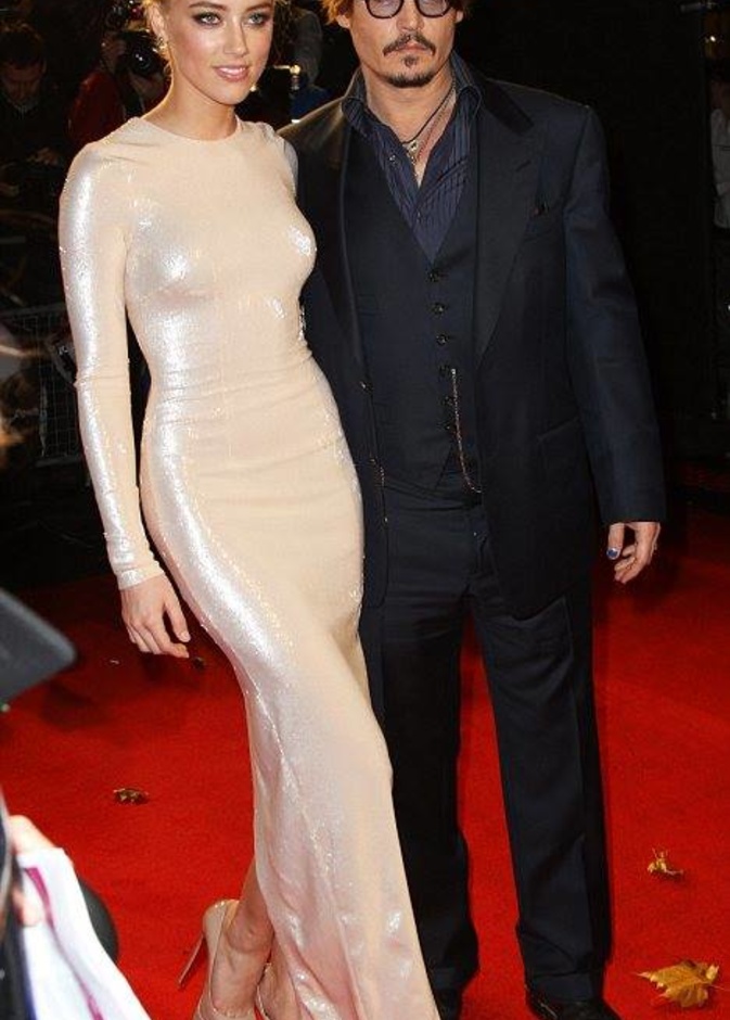 جوني ديب سيتزوج على جزيرته الخاصة