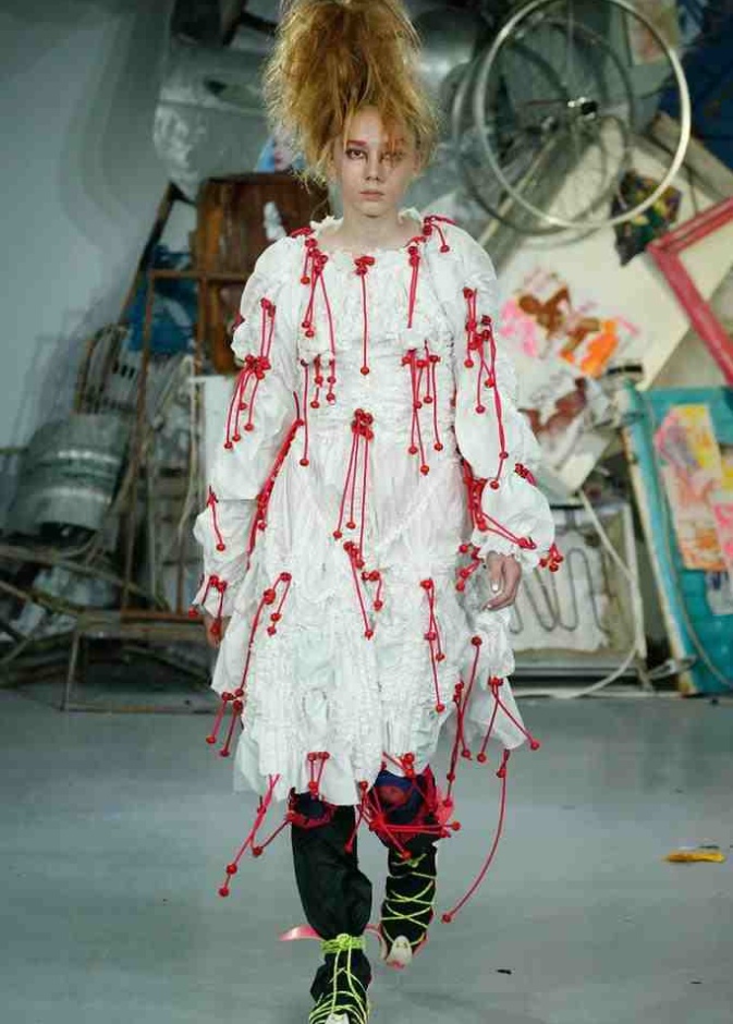 أرفضى كل القيود مع ربيع MEADHAM KIRCHHOFF