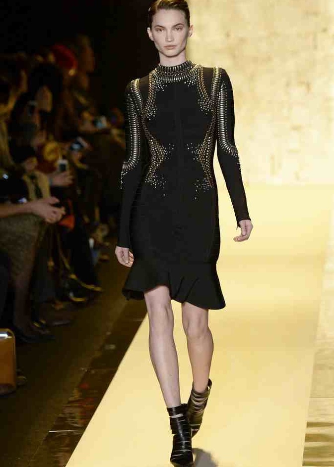 مغامرة مأمونة العواقب مع خريف Herve Leger 