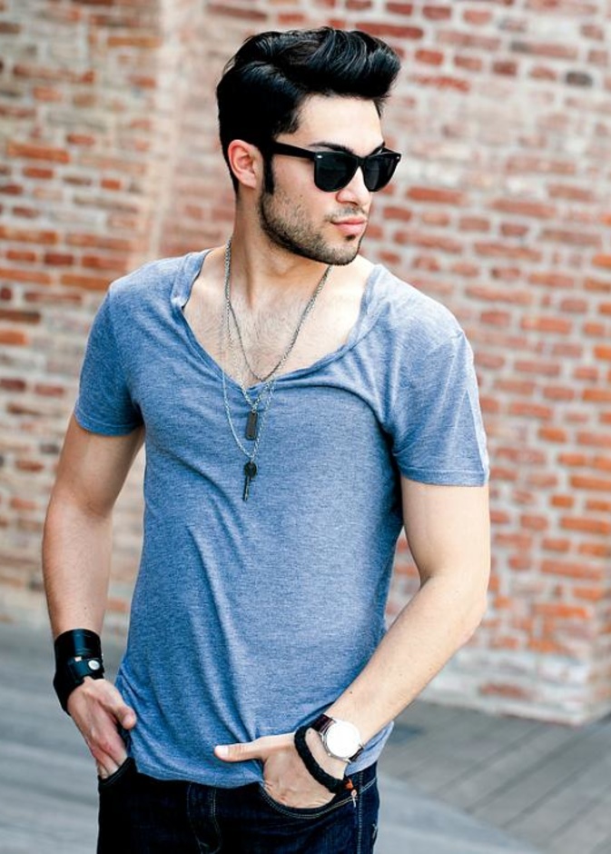 سوار فضي يتداخله الأسود