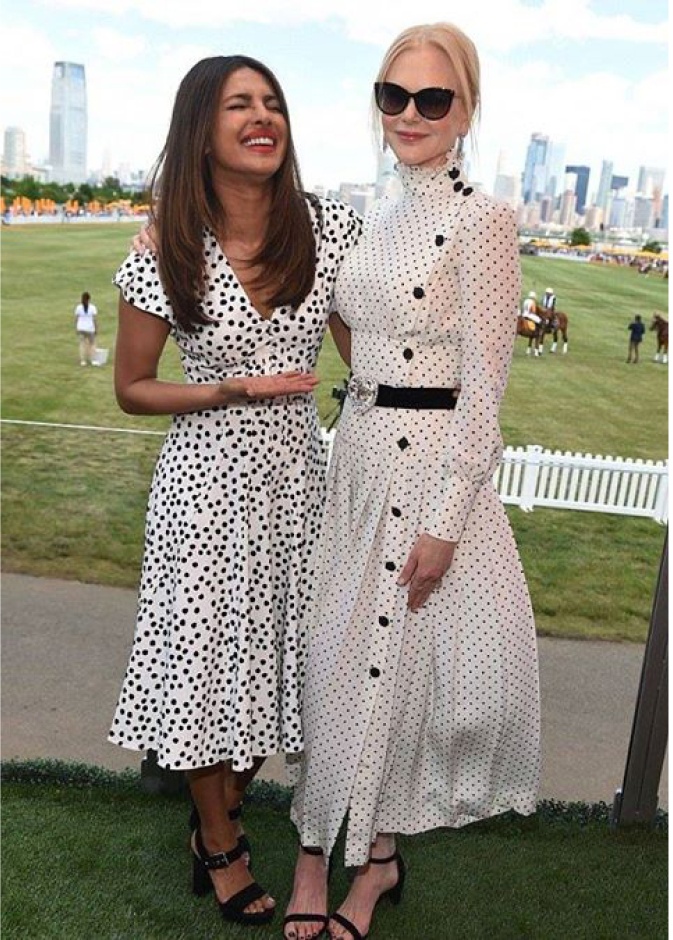 صورة طريفة تجمع كلا من نيكول كيدمان وبريانكا شوبرا في سباق البولو في نيوجيرسي