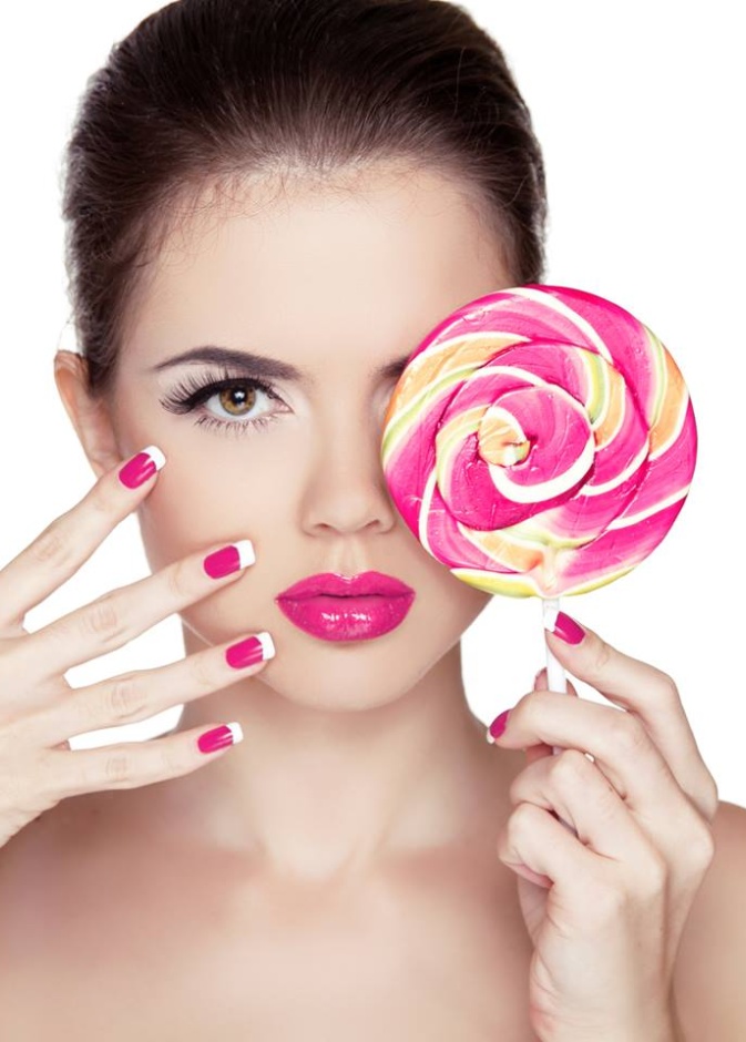 الأظافر الفاتحة تبشّر باقتراب الربيع