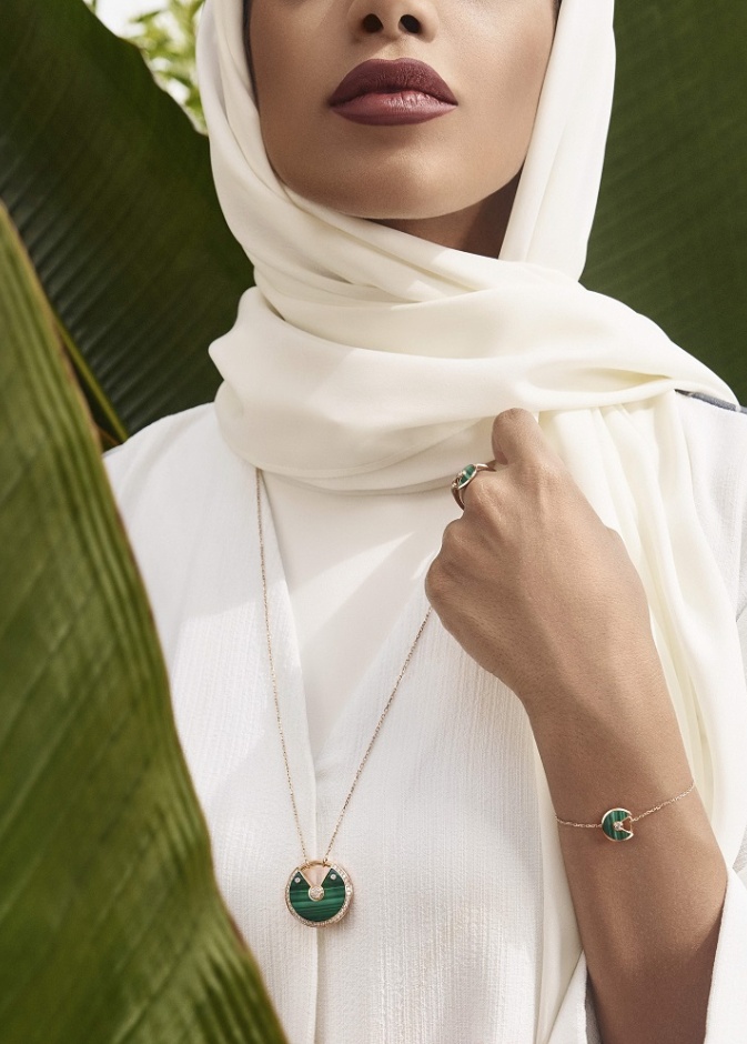 خلود العلي: اخترت Amulette باللون الأخضر لأنه لون الحياة