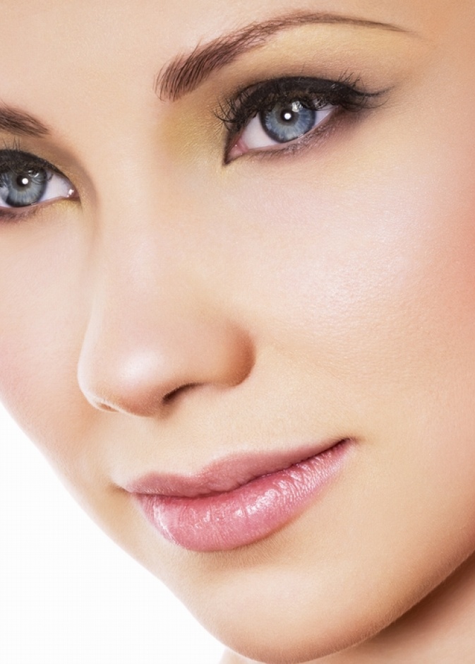 مكياج صباحي لنهارٍ مشرق وعملي