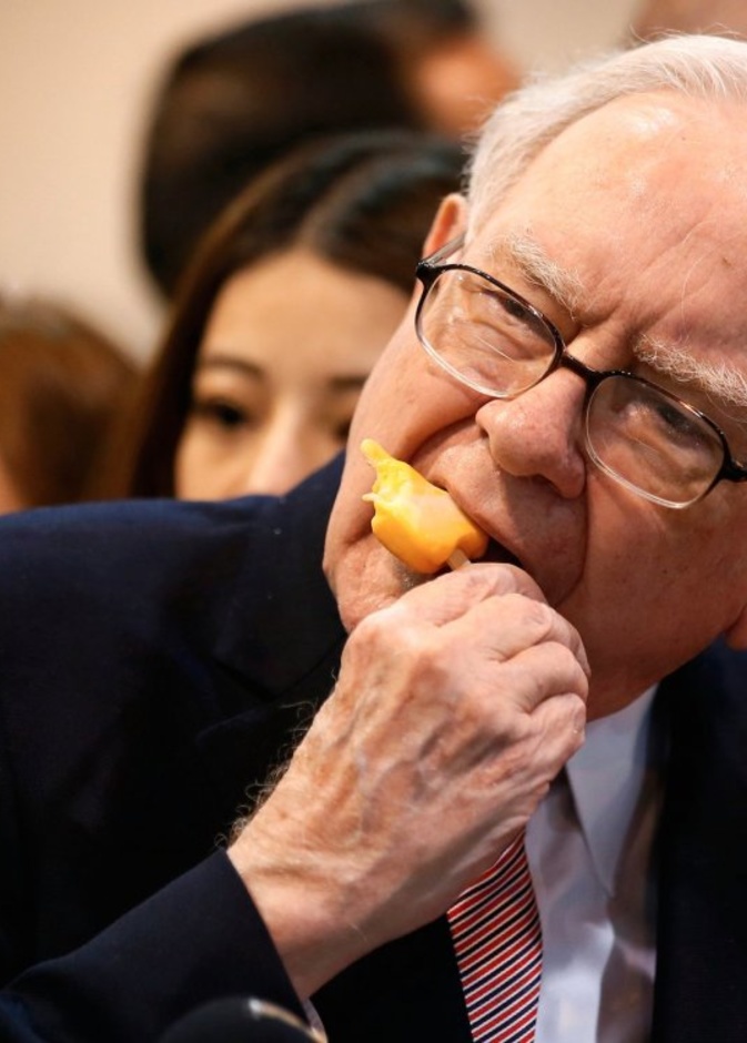 2.7 مليون دولار لتناول الغداء مع هذا الملياردير