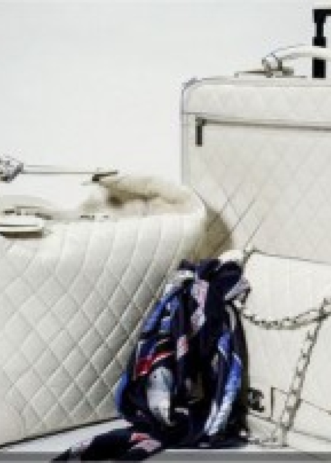 عند إعداد شنطة السفر 