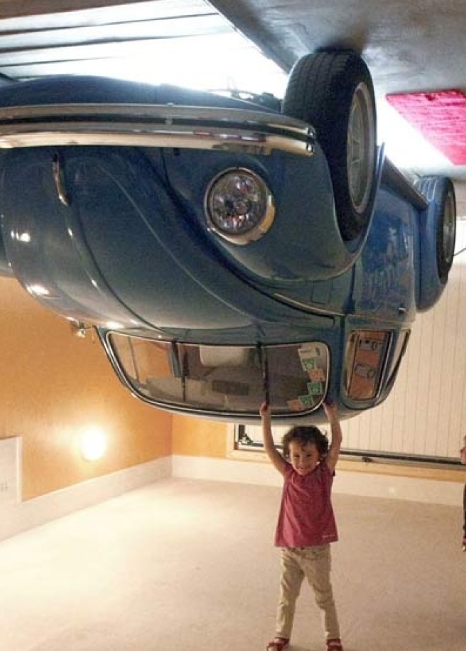 منزل مقلوب مزار للسياح 