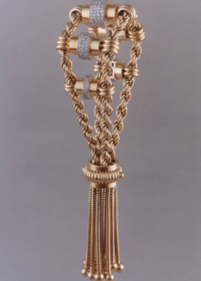 مجوهرات  بوشرون  تأسر الانظار في  كان   