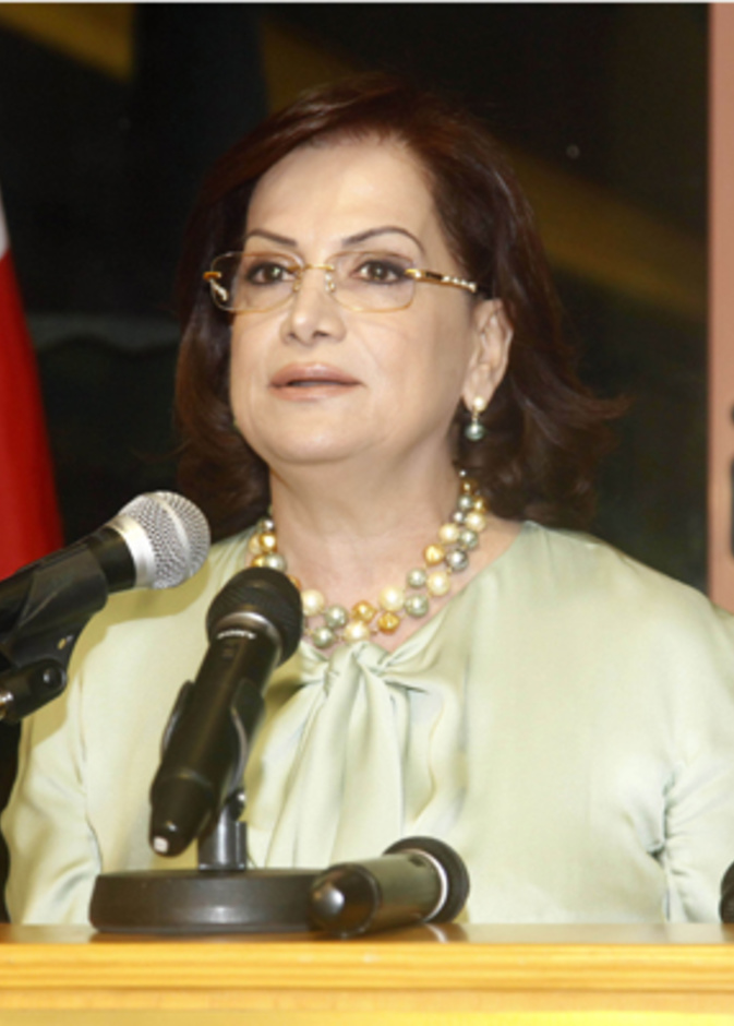 اللبنانية الاولى تكرّم د. أمان كبارة شعراني  