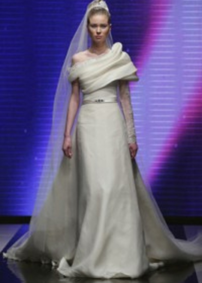 حكايات مستقلة لفساتين زفاف المصمم فادي نحلة  