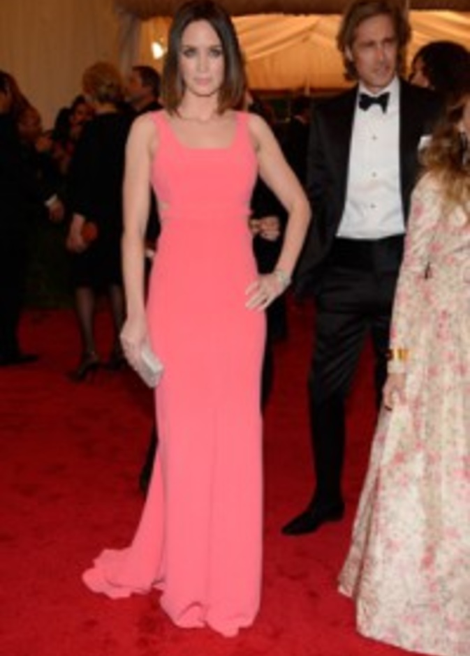 إيميلي بلانت بمجوهرات  نيل لاين   