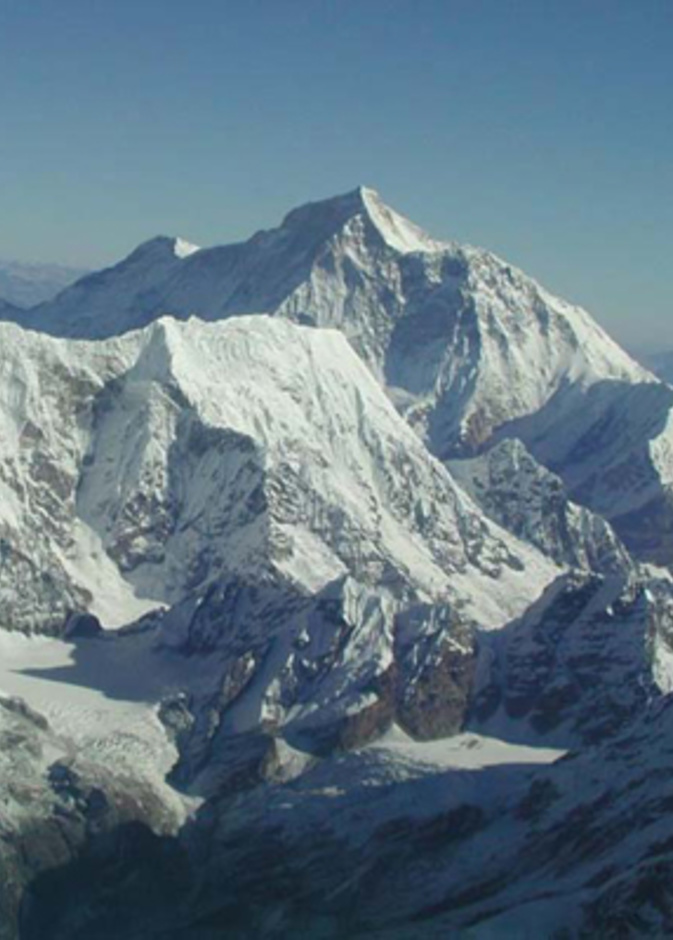 انتهاء موسم تسلق قمة ايفرست 