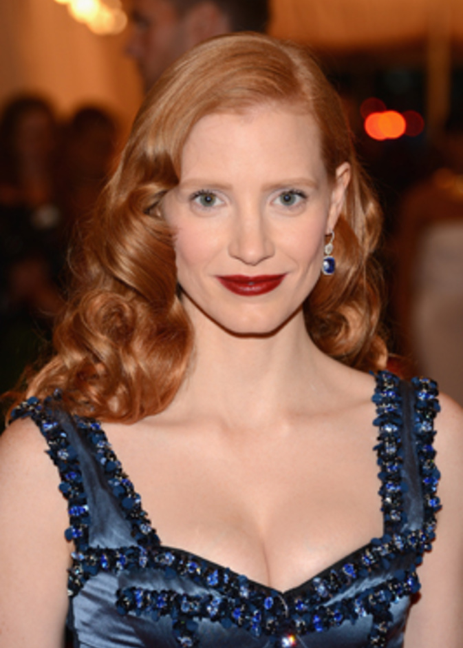 مشاهير يحملون حقائب من Longchamp  