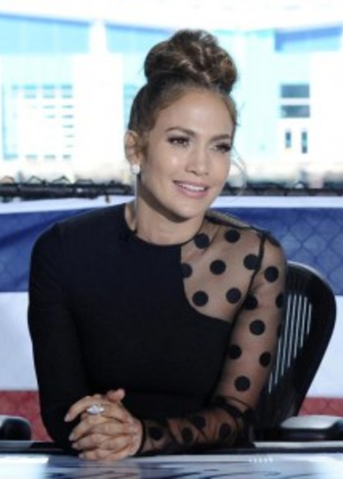 جي لو تحيي حفلا ضخما في دبي 