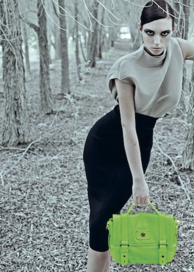 قميص وتنورة من “لانفان” Lanvin.